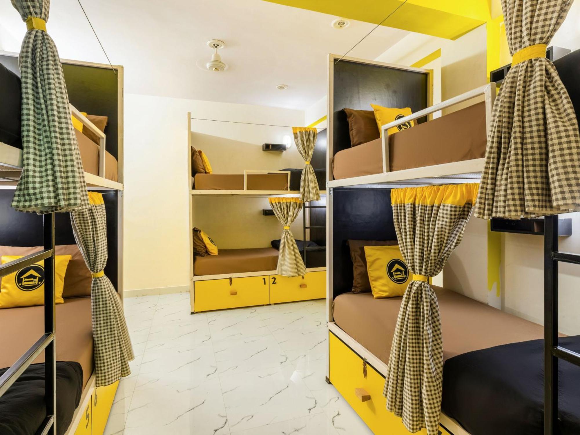 The Hosteller Agra آغْرا الغرفة الصورة